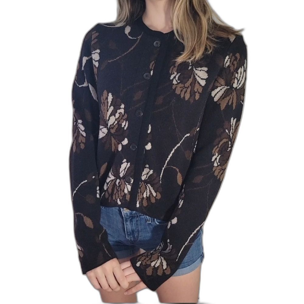 Caractere Aria Womens Size S Small Cardigan Sweater Coat Button Floral Cropped